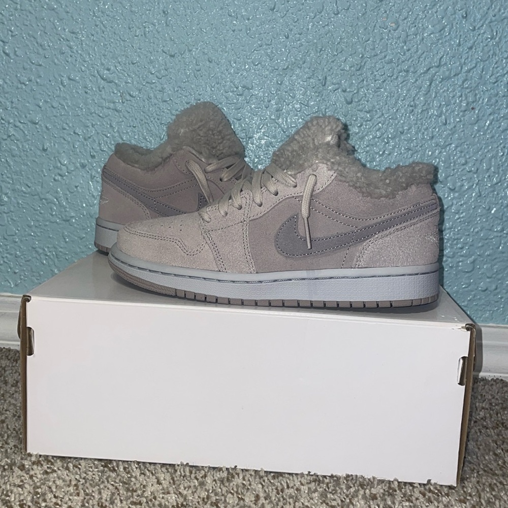 WMNS Wolf grey Jordan 1 lows  Size 6
